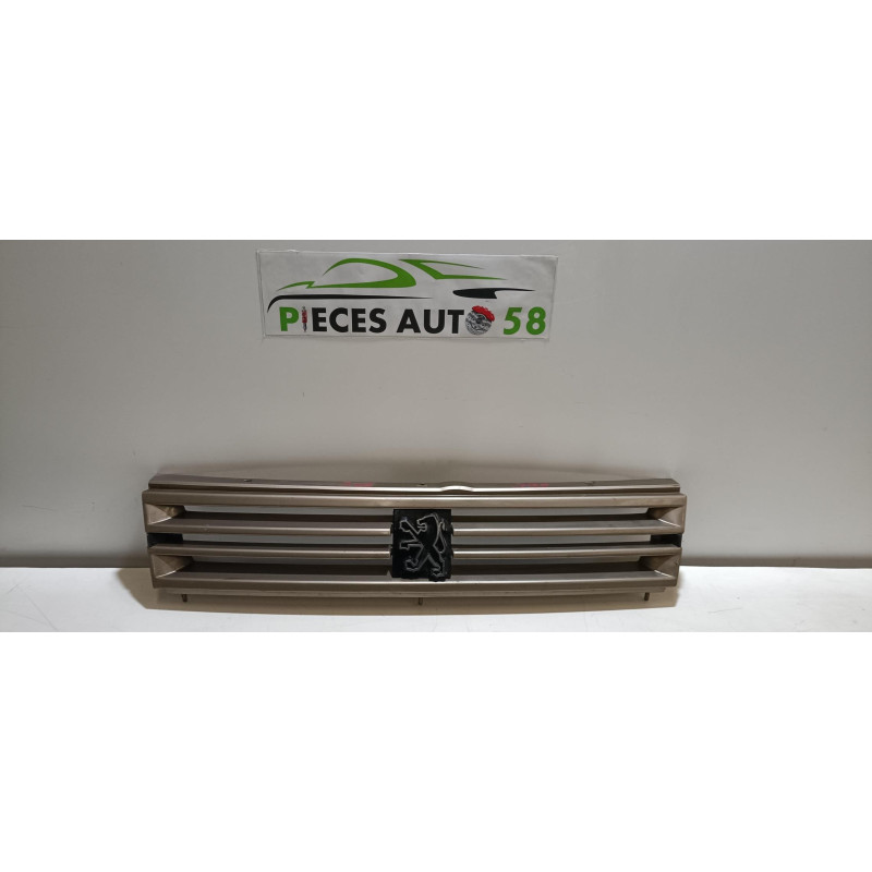 Calandre PEUGEOT 309 PHASE 1 d’occasion