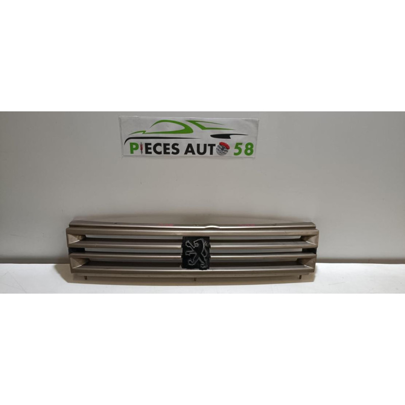 Calandre PEUGEOT 309 PHASE 1 d’occasion
