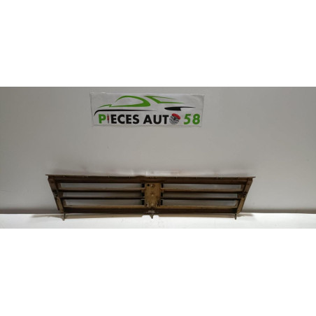Calandre PEUGEOT 309 PHASE 1 d’occasion