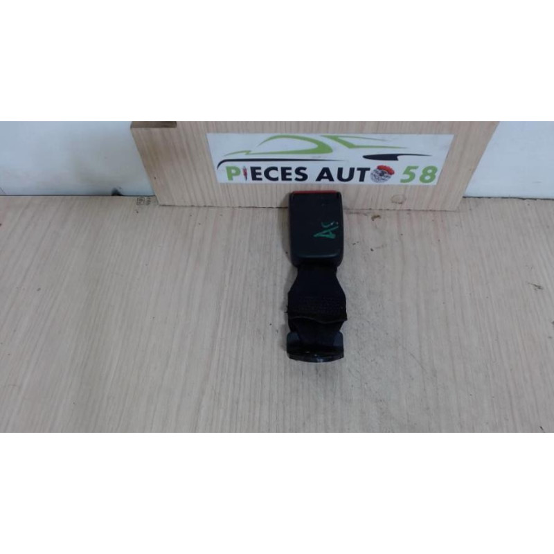 Attache ceinture arriere centrale RENAULT  d’occasion