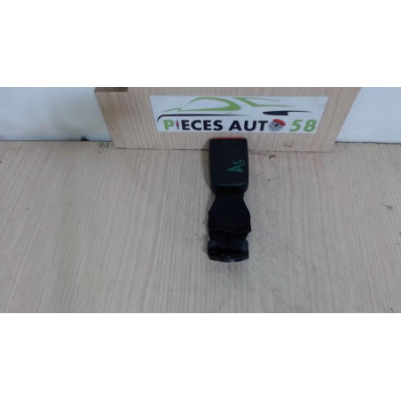 Attache ceinture arriere centrale RENAULT  d’occasion