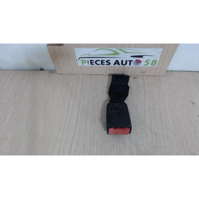 Attache ceinture arriere centrale RENAULT  d’occasion