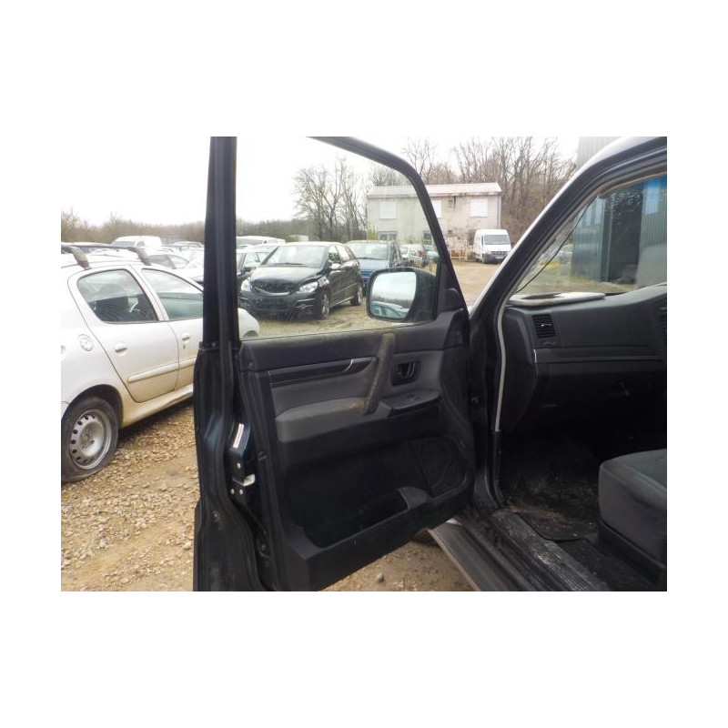 Feu arriere principal droit (feux) MITSUBISHI PAJERO 3 PHASE 2 d’occasion