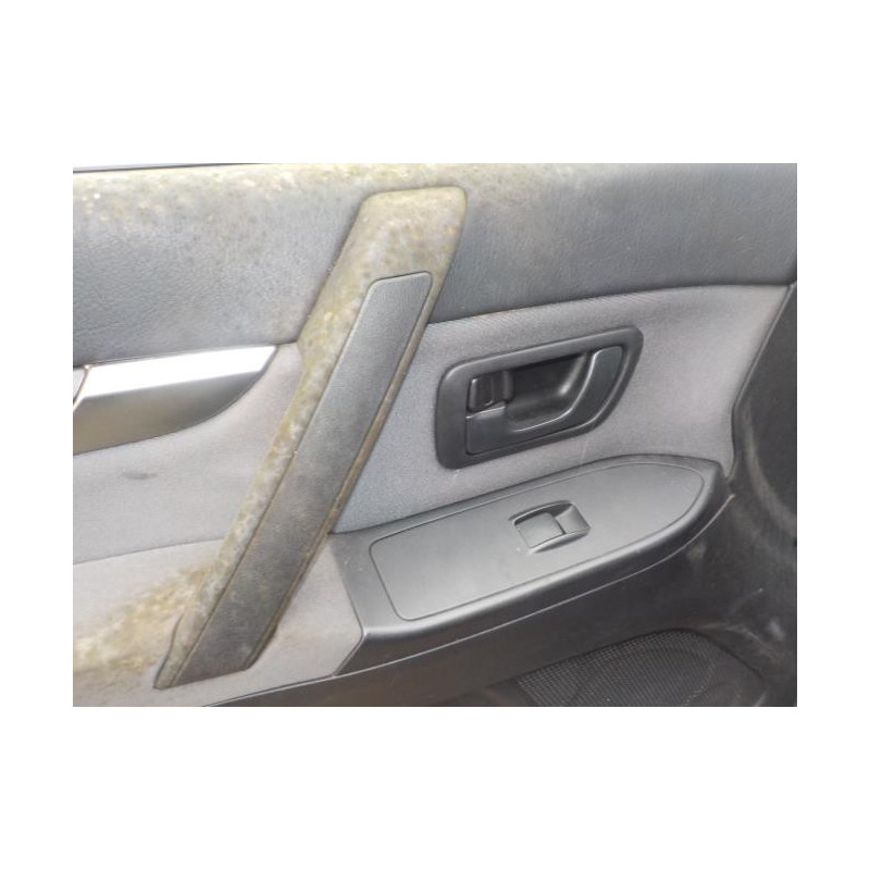 Feu arriere principal droit (feux) MITSUBISHI PAJERO 3 PHASE 2 d’occasion