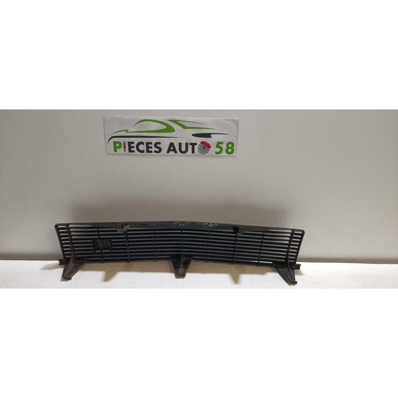 Calandre SEAT FURA d’occasion