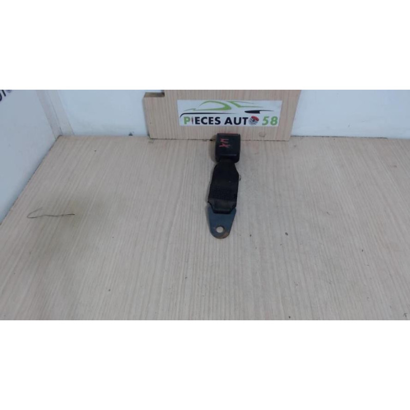 Attache ceinture arriere droit CITROEN  d’occasion