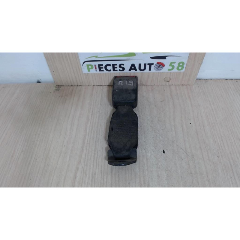 Attache ceinture arriere centrale RENAULT  d’occasion