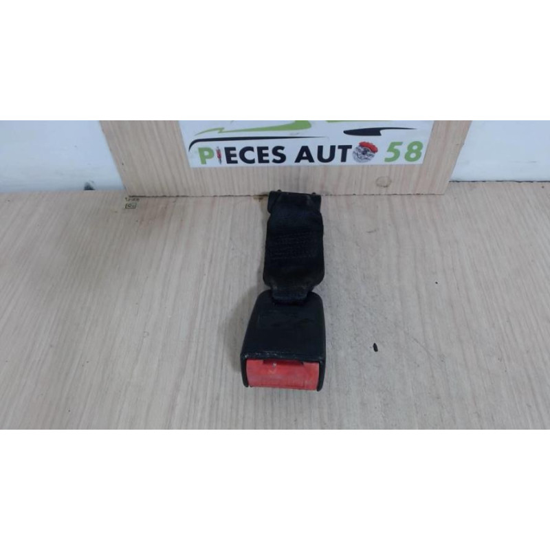 Attache ceinture arriere centrale RENAULT  d’occasion