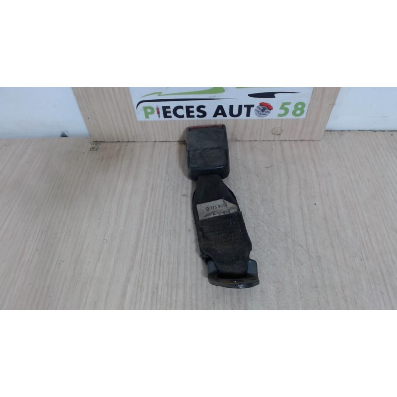 Attache ceinture arriere droit RENAULT  d’occasion