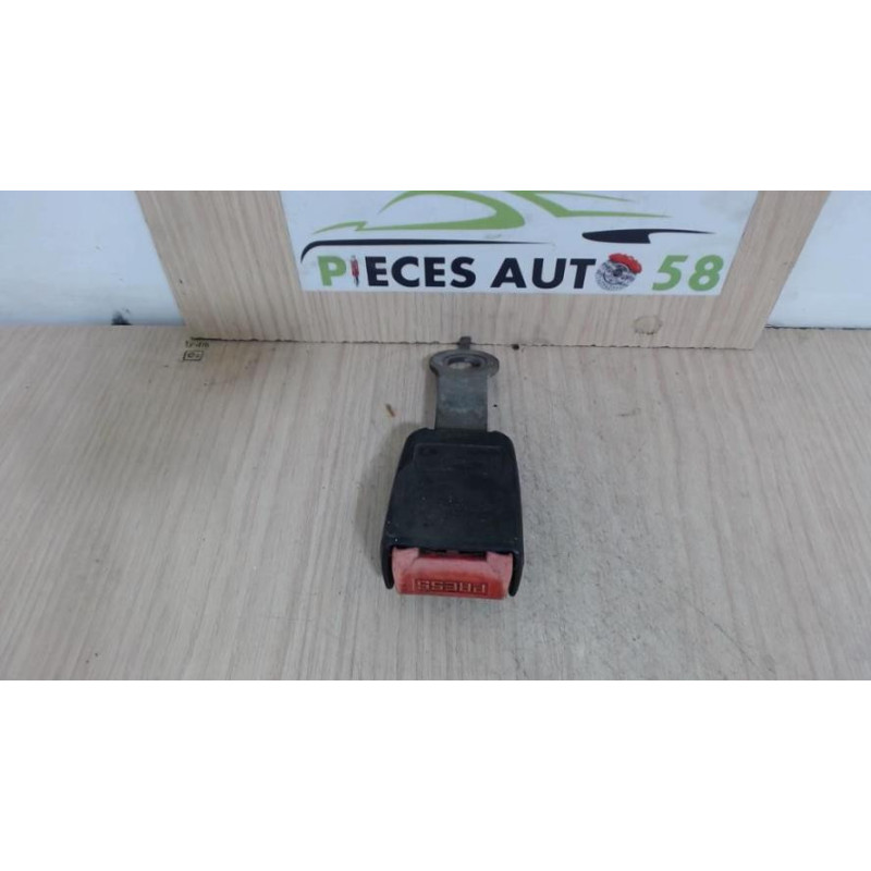 Attache ceinture avant gauche RENAULT  d’occasion