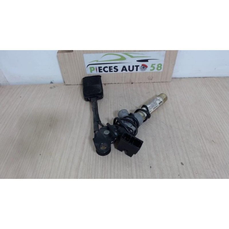 Pretensionneur de ceinture avant gauche CITROEN 1.8 16S d’occasion
