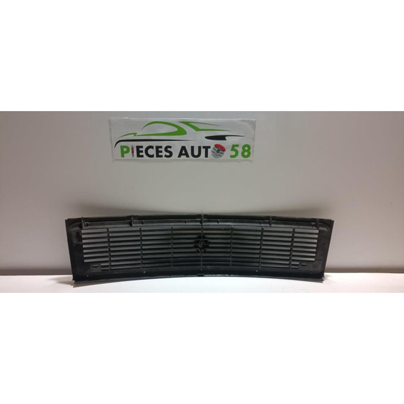 Calandre RENAULT R12 d’occasion