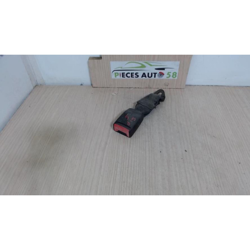 Attache ceinture arriere centrale RENAULT  d’occasion