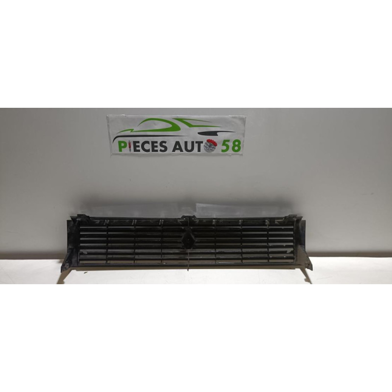 Calandre RENAULT R9 d’occasion