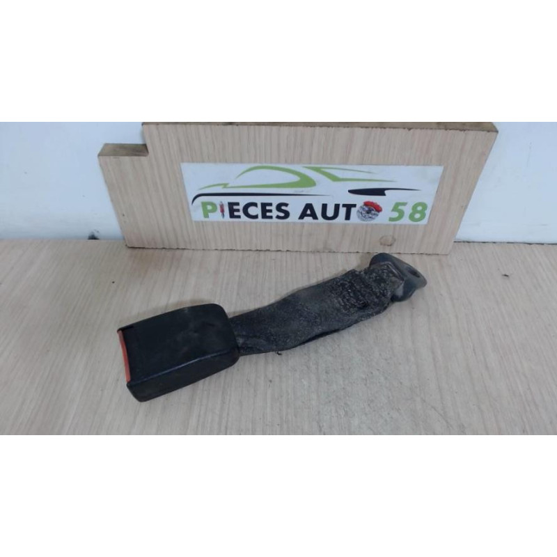 Attache ceinture arriere centrale PEUGEOT  d’occasion