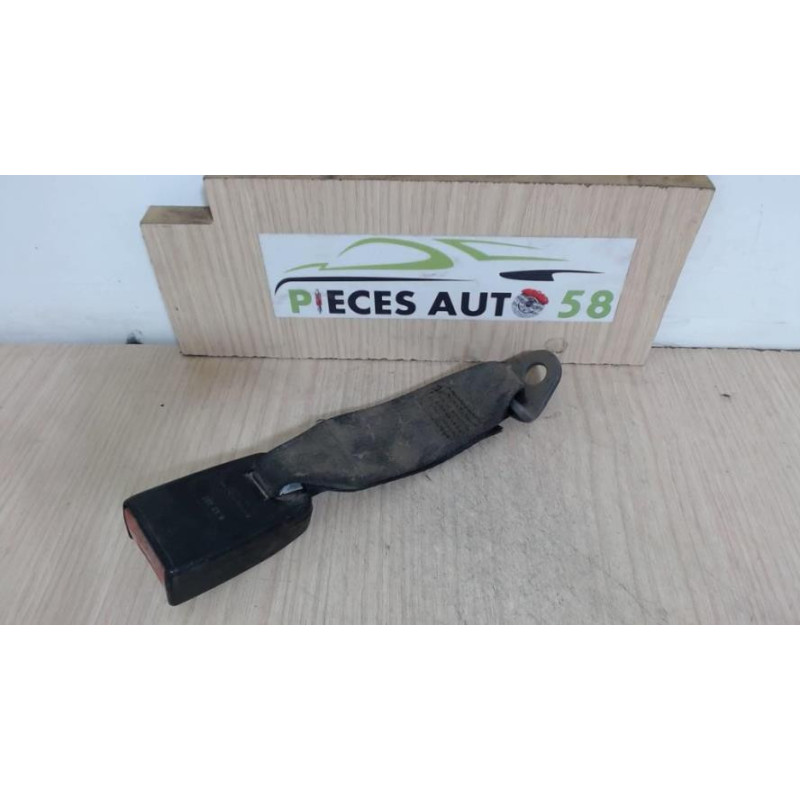 Attache ceinture arriere centrale PEUGEOT  d’occasion