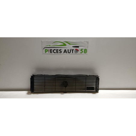 Calandre RENAULT R9 d’occasion