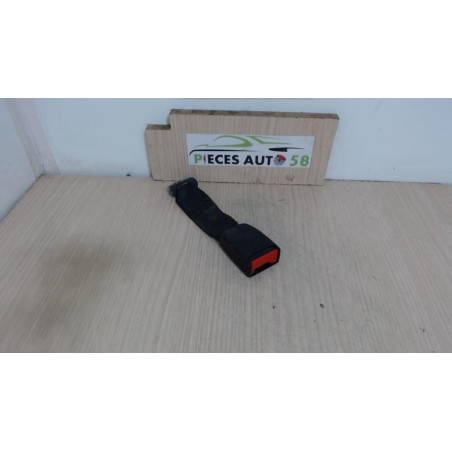 Attache ceinture arriere centrale PEUGEOT  d’occasion