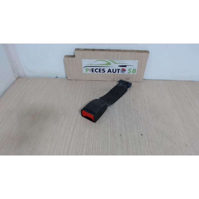 Attache ceinture arriere centrale PEUGEOT  d’occasion
