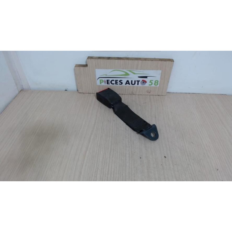 Attache ceinture arriere centrale PEUGEOT  d’occasion