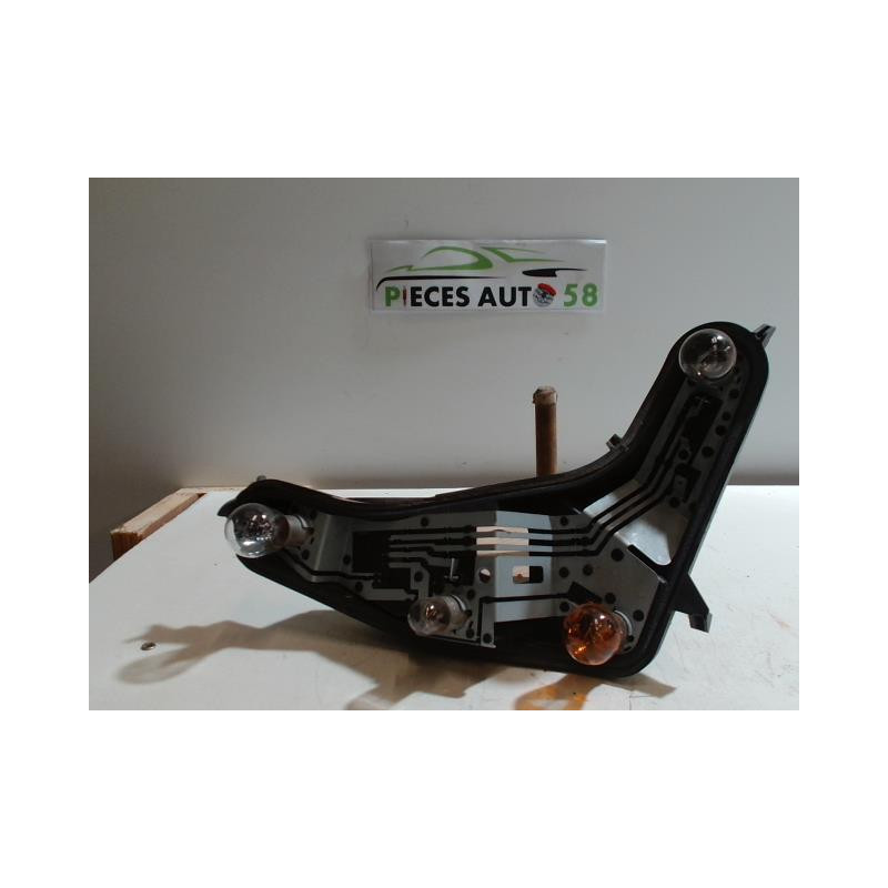 Platine feu arriere droit PEUGEOT  d’occasion