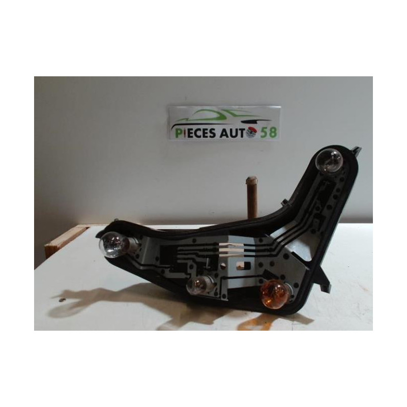 Platine feu arriere droit PEUGEOT  d’occasion