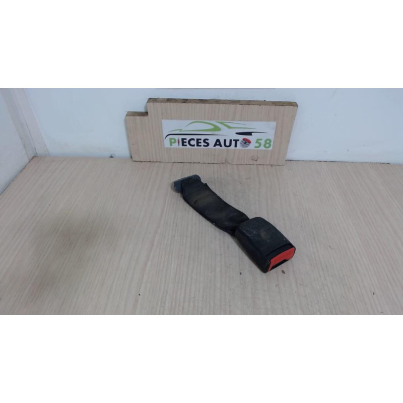 Attache ceinture arriere centrale PEUGEOT  d’occasion