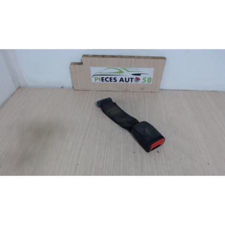 Attache ceinture arriere centrale PEUGEOT  d’occasion