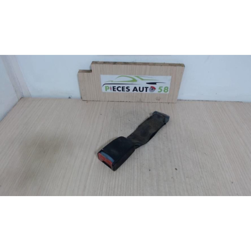 Attache ceinture arriere droit PEUGEOT  d’occasion