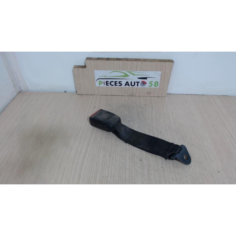 Attache ceinture arriere gauche PEUGEOT 106 PHASE 2 d’occasion