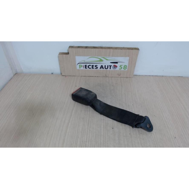 Attache ceinture arriere gauche PEUGEOT 106 PHASE 2 d’occasion