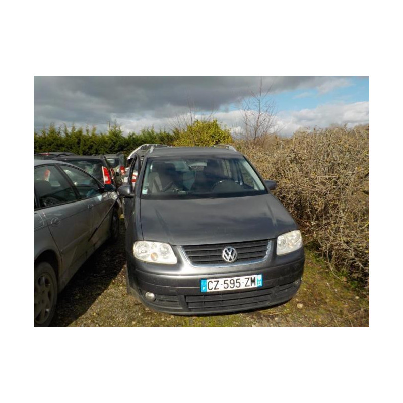 Pare choc avant VOLKSWAGEN TOURAN 1 PHASE 1 d’occasion