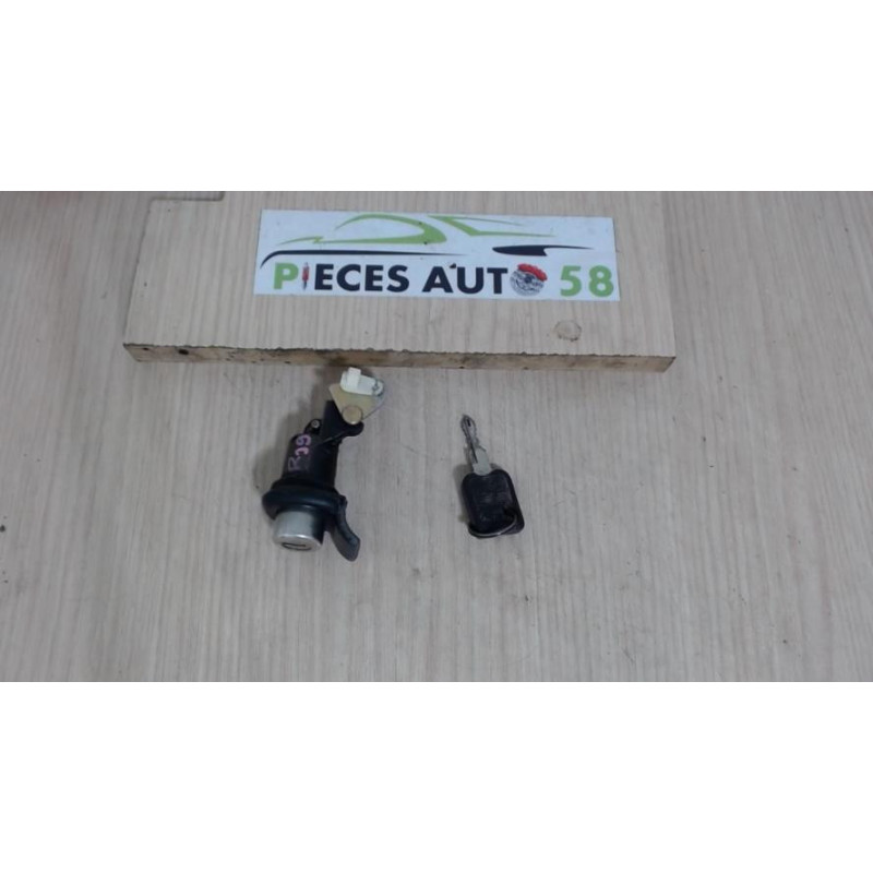 Barillet de coffre/malle PRENAULT  d’occasion