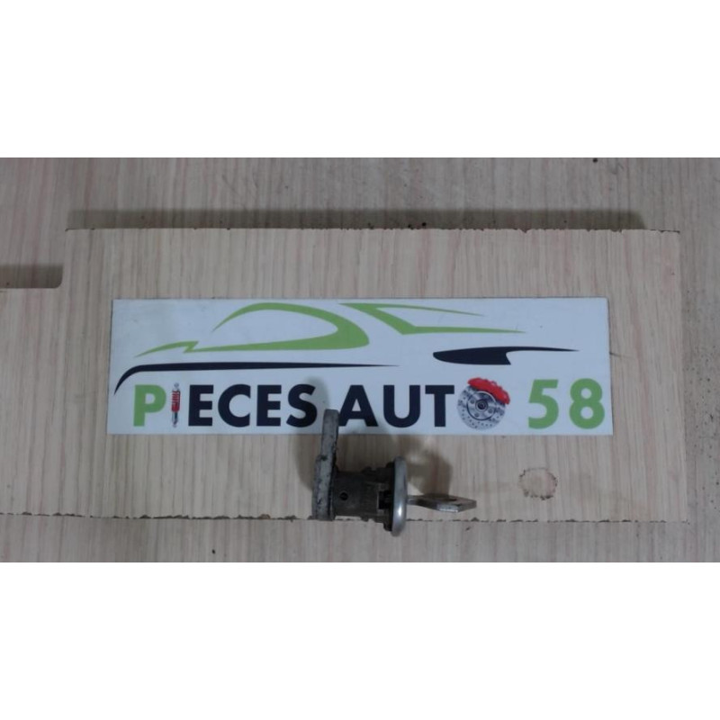 Barillet porte avant droite RENAULT SUPER 5 d’occasion
