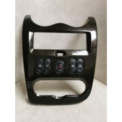 Console central (interieur plastique) DACIA DUSTER 1 PHASE 1 d’occasion