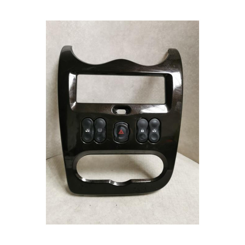 Console central (interieur plastique) DACIA DUSTER 1 PHASE 1 d’occasion