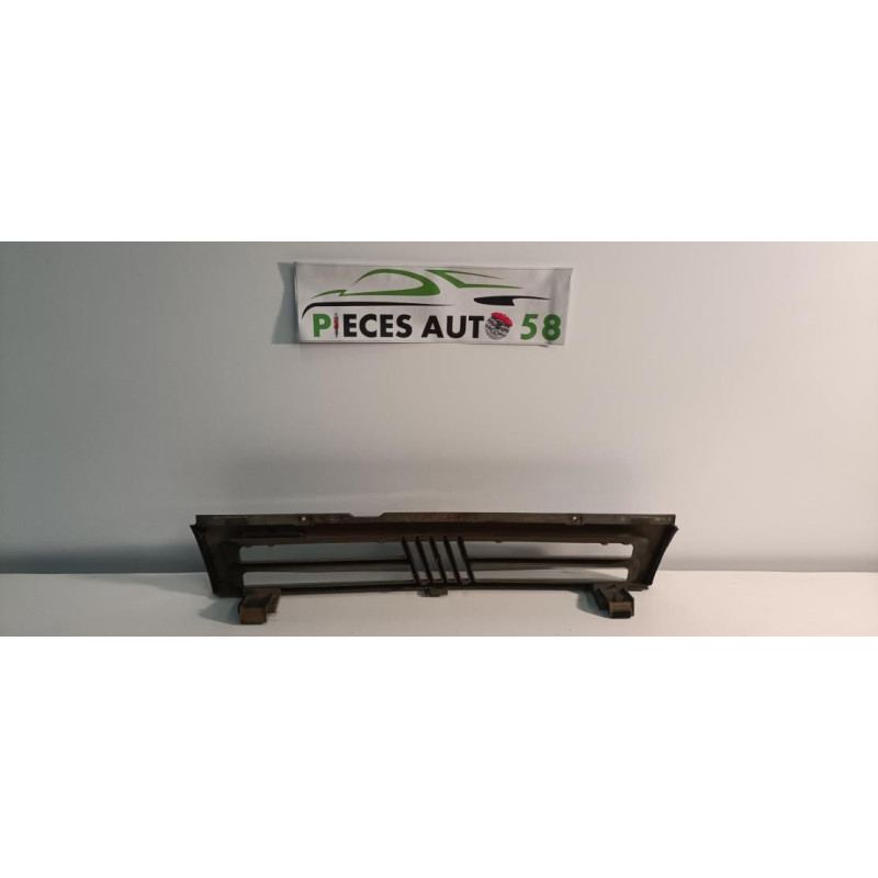 Calandre FIAT UNO PHASE 2 d’occasion
