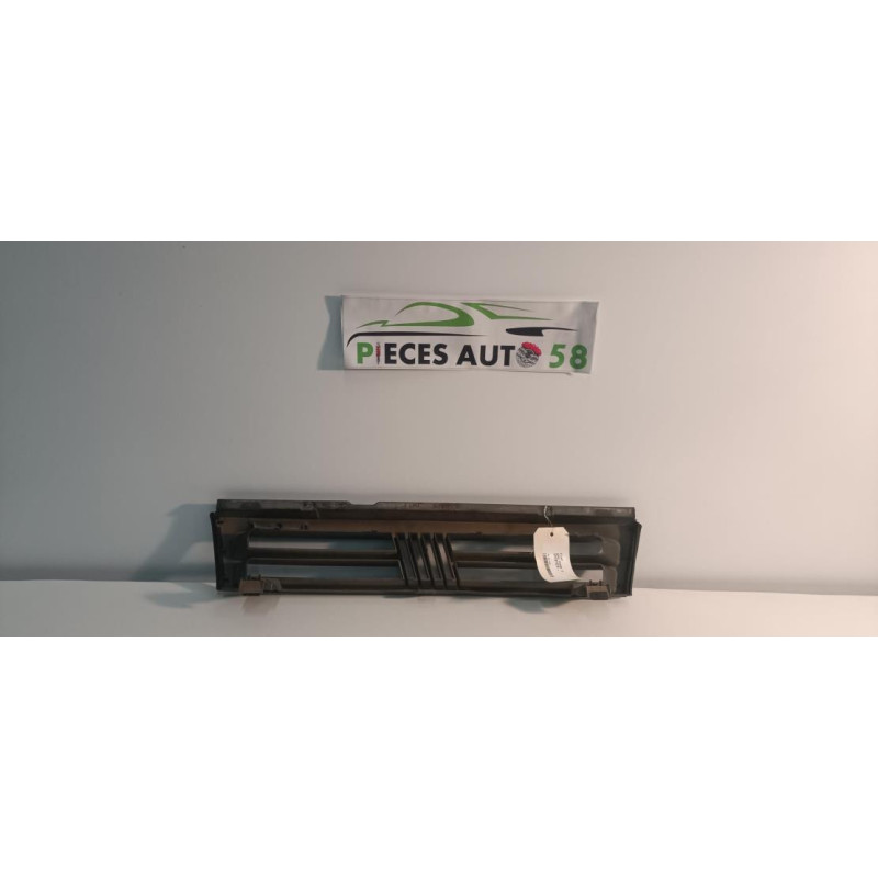 Calandre FIAT UNO PHASE 2 d’occasion