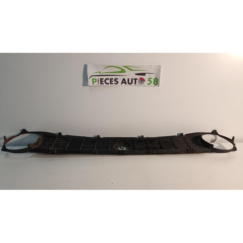 Calandre VOLKSWAGEN POLO 2 d’occasion