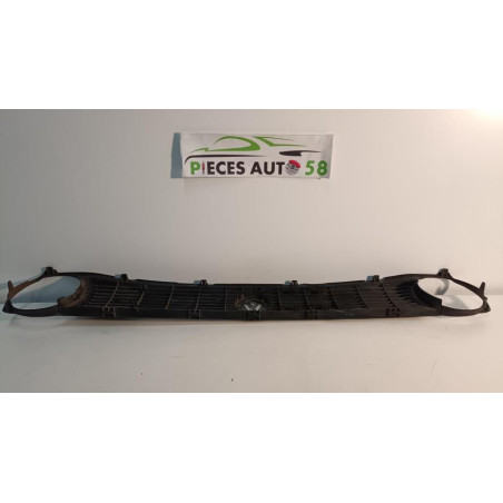 Calandre VOLKSWAGEN POLO 2 d’occasion