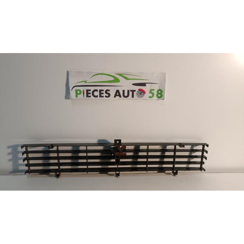 Calandre PEUGEOT 104 d’occasion