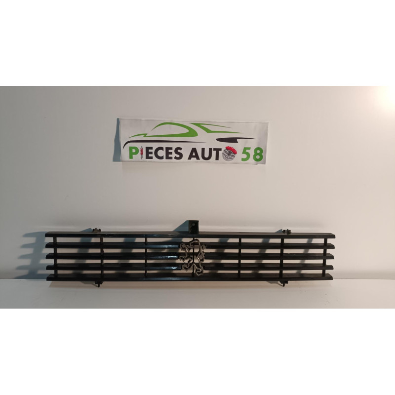 Calandre PEUGEOT 104 d’occasion
