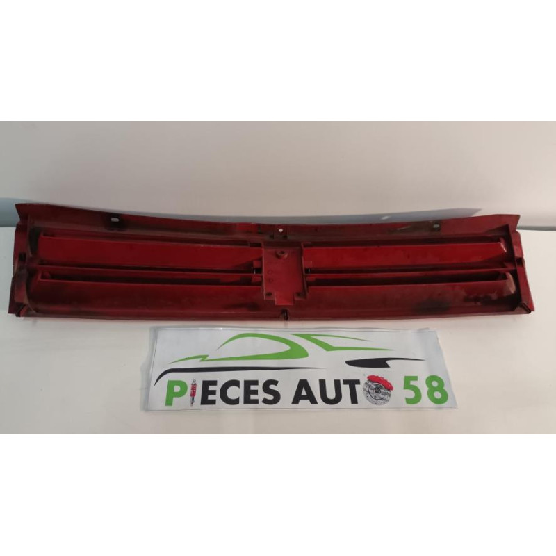 Calandre PEUGEOT 309 PHASE 1 d’occasion