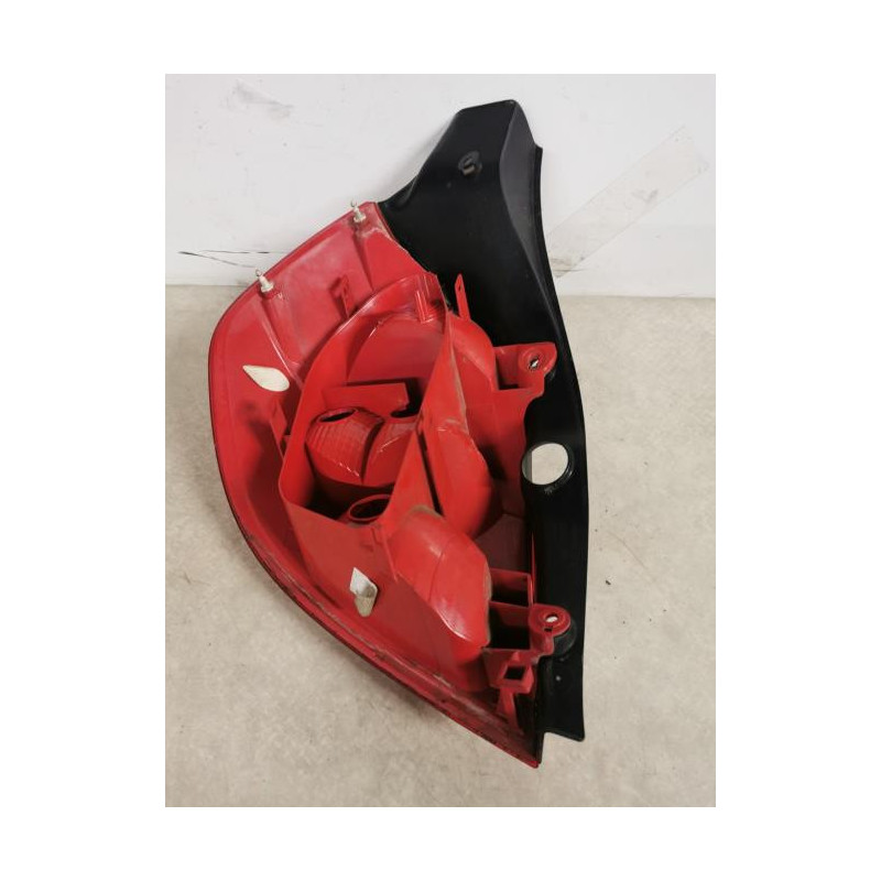 Feu arriere principal droit (feux) RENAULT CLIO 3 PHASE 1 d’occasion