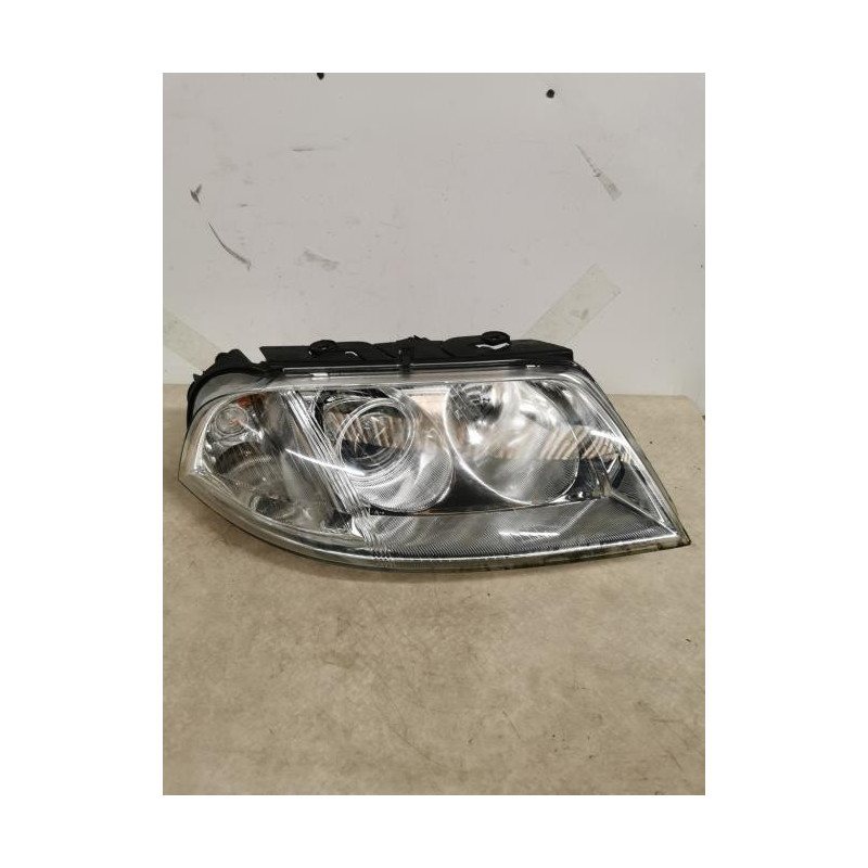 Optique avant principal droit (feux)(phare) VOLKSWAGEN PASSAT 4 PHASE 2 d’occasion