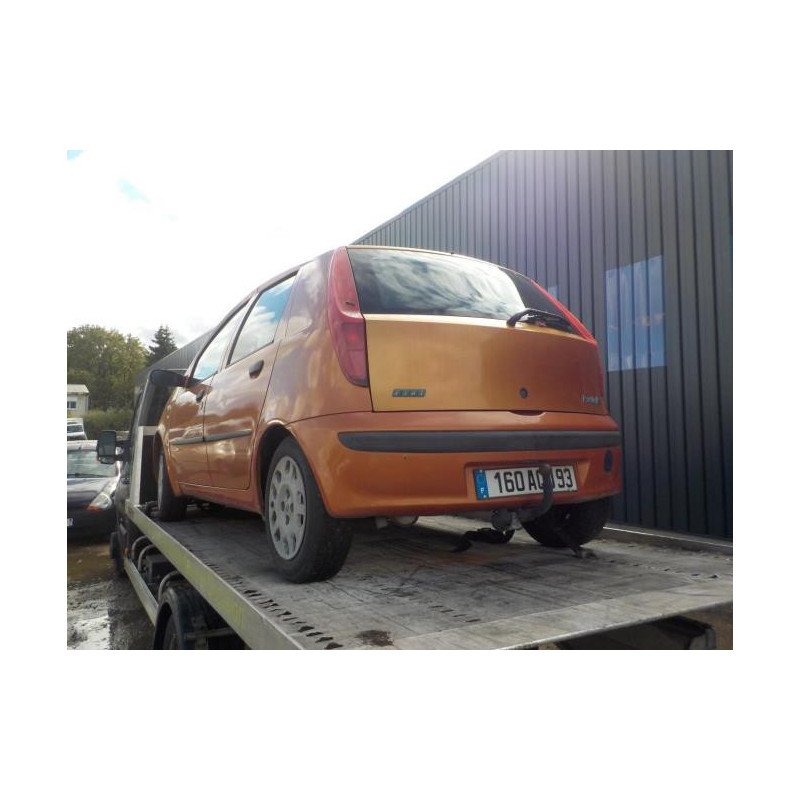 Pare choc avant FIAT PUNTO 2 PHASE 1 d’occasion