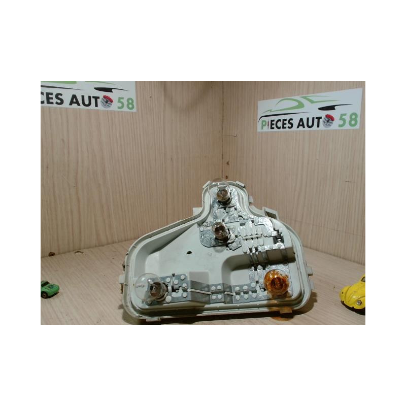 Platine feu arriere droit AUDI  d’occasion