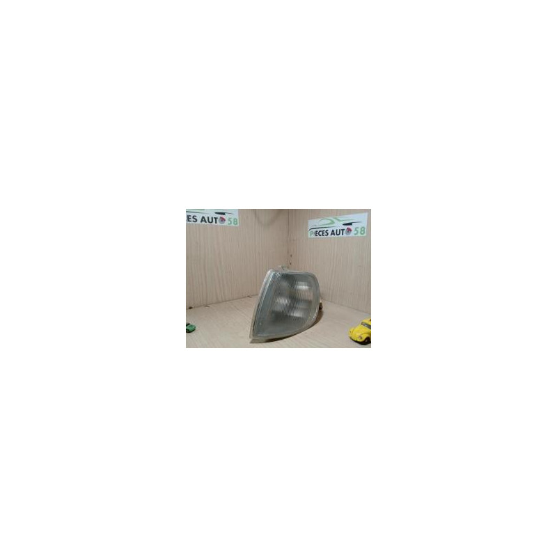 Optique avant secondaire gauche (feux)(clignotant) VOLKSWAGEN POLO 3 PHASE 1 d’occasion