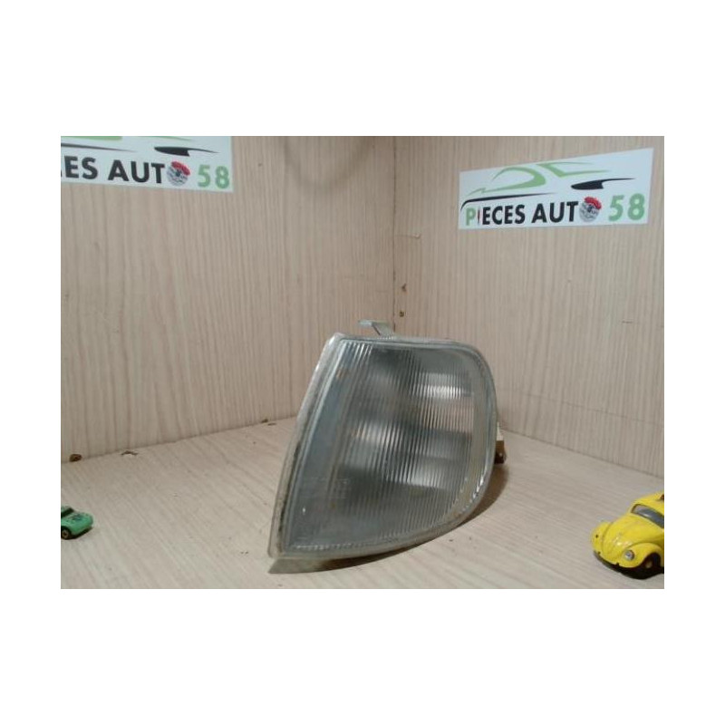 Optique avant secondaire gauche (feux)(clignotant) VOLKSWAGEN POLO 3 PHASE 1 d’occasion