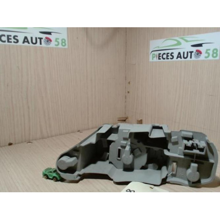 Platine feu arriere droit TOYOTA COROLLA VERSO 2 PHASE 1 d’occasion